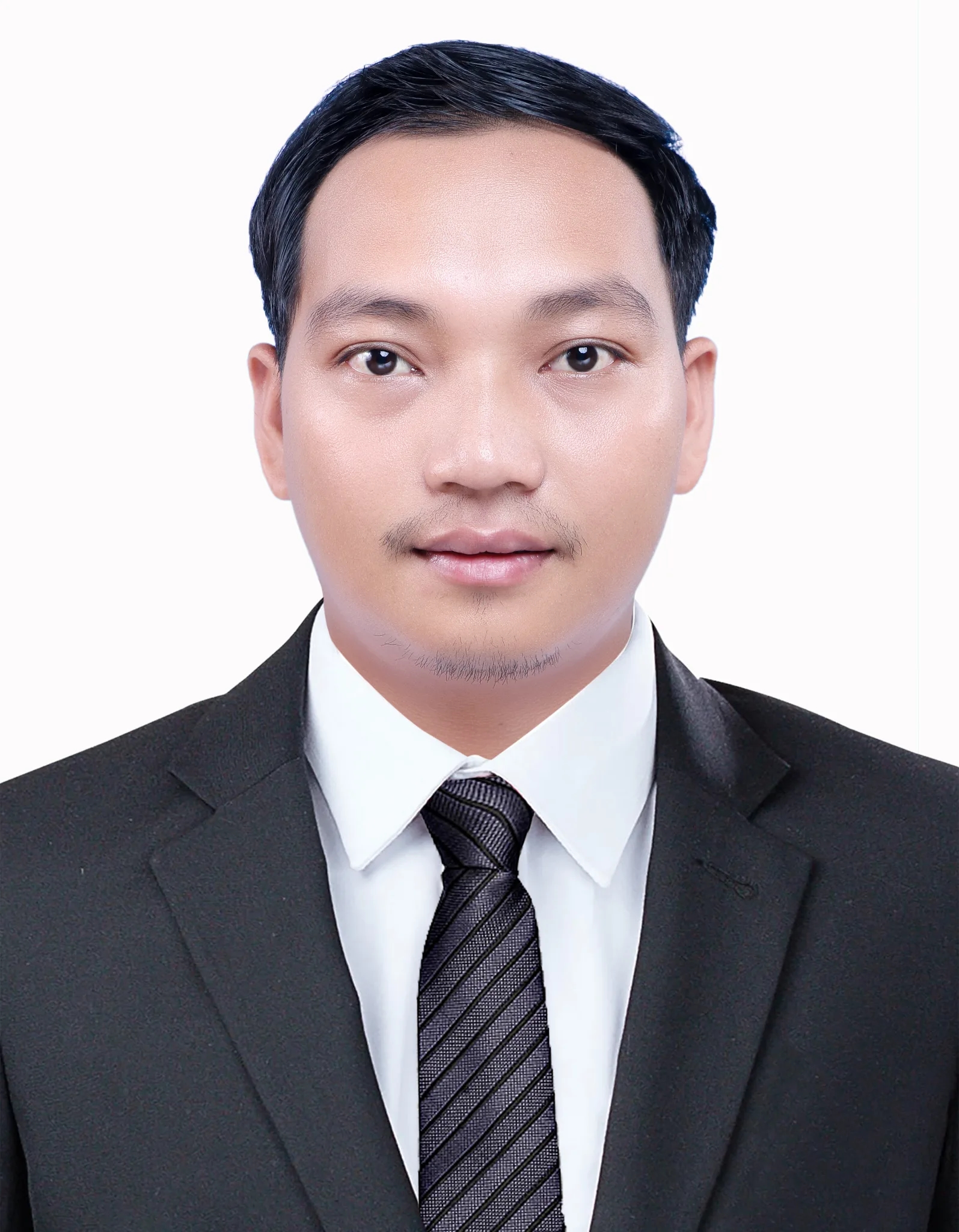 លោក វ៉ាន់  ធារិន